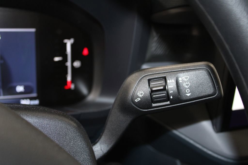 New 2025 Ford Maverick XL w/ Equipment Group 101A image 36