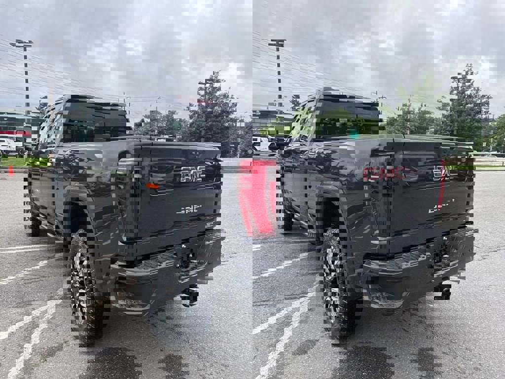 New 2025 GMC Sierra 2500 Denali w/ Denali Reserve Package image 4