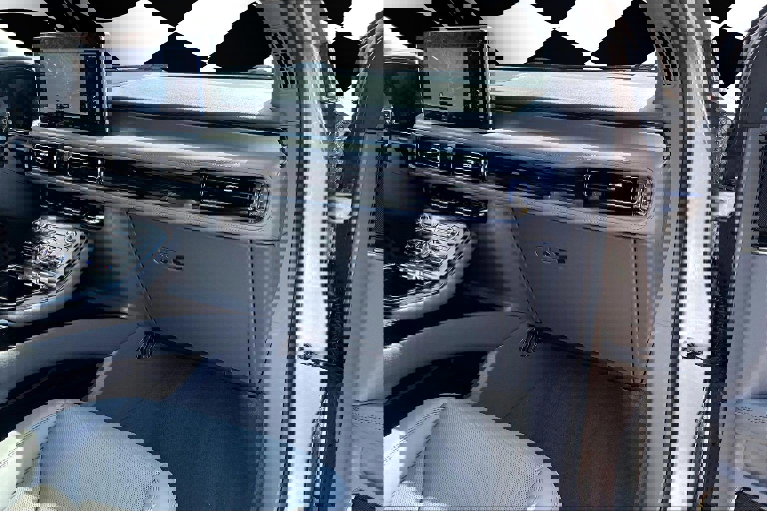 Used 2021 Lincoln Nautilus Reserve image 16