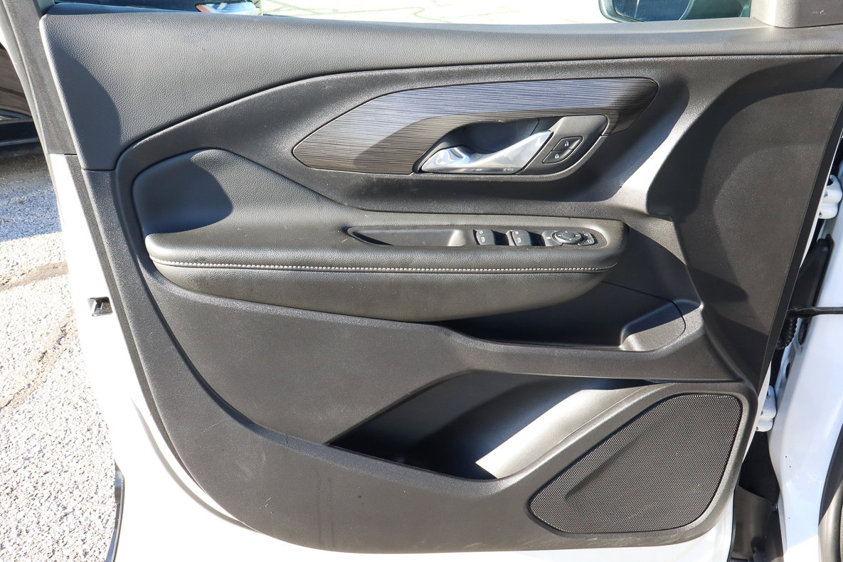 Used 2024 GMC Terrain SLE image 13