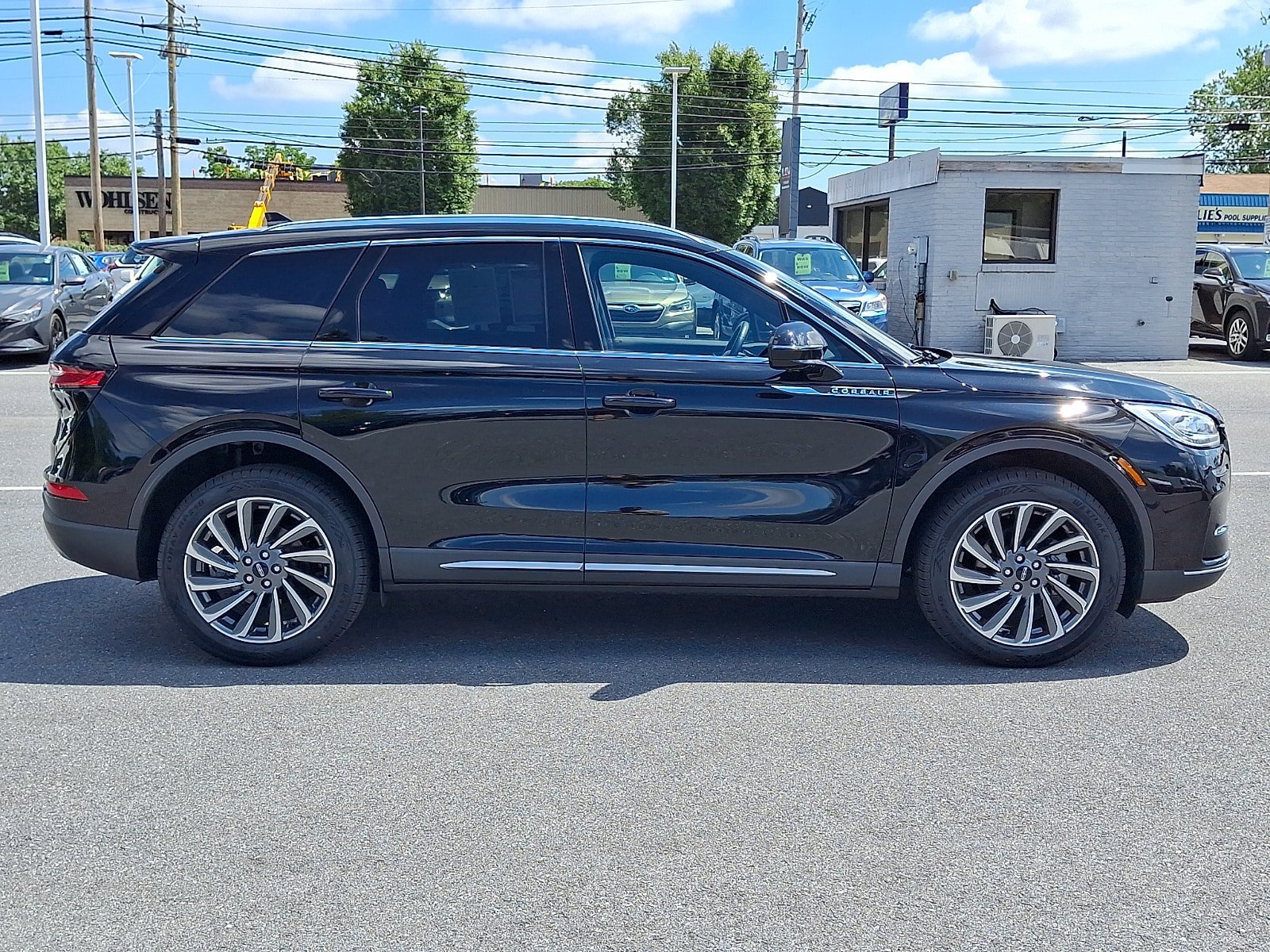 Used 2023 Lincoln Corsair Reserve w/ Equipment Group 201A AWD/4WD image 4