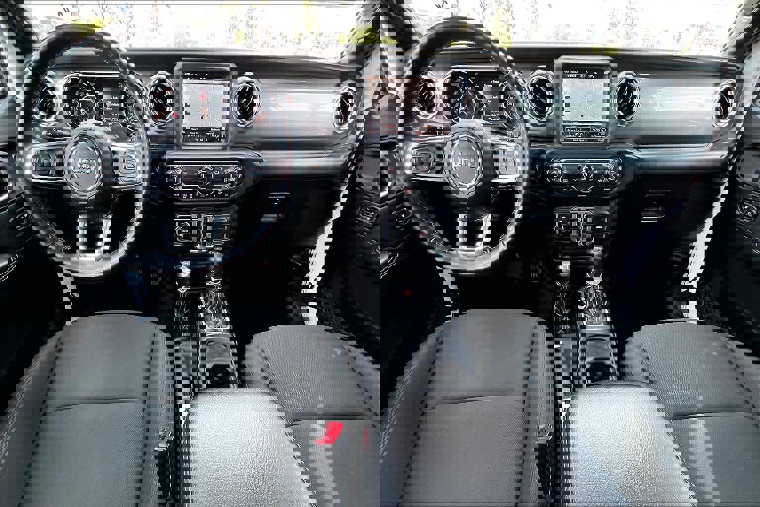 Used 2018 Jeep Wrangler Unlimited Sahara image 14