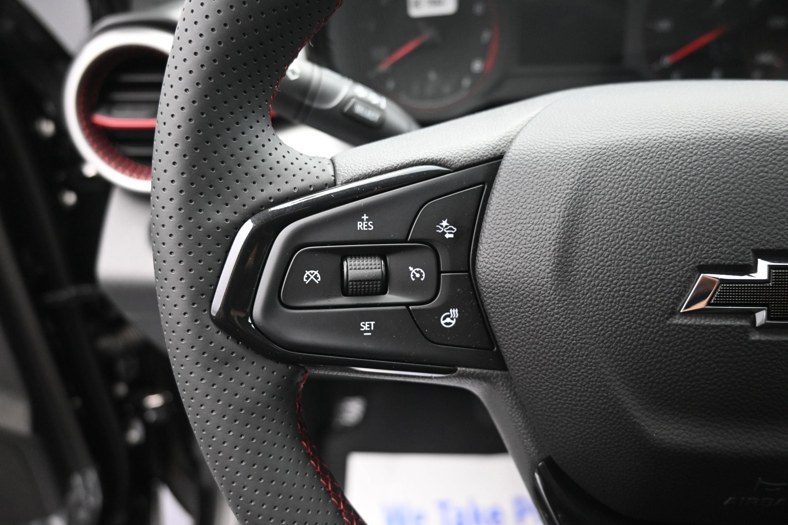 Used 2026 Chevrolet Trax RS w/ Sunroof Package FWD image 12