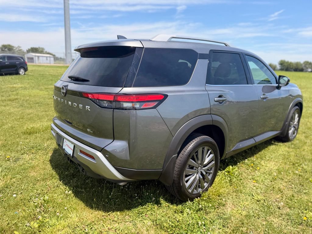 Certified 2025 Nissan Pathfinder SL w/ SL Premium Package FWD image 5
