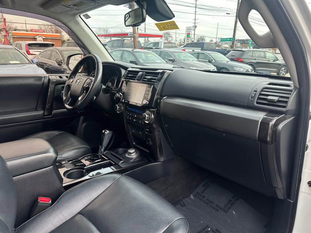 Used 2020 Toyota 4Runner Nightshade image 33
