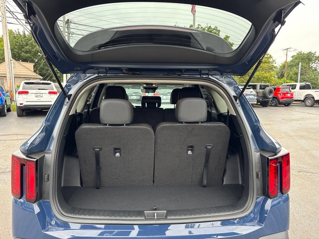 Certified 2025 Kia Sorento S AWD/4WD image 13