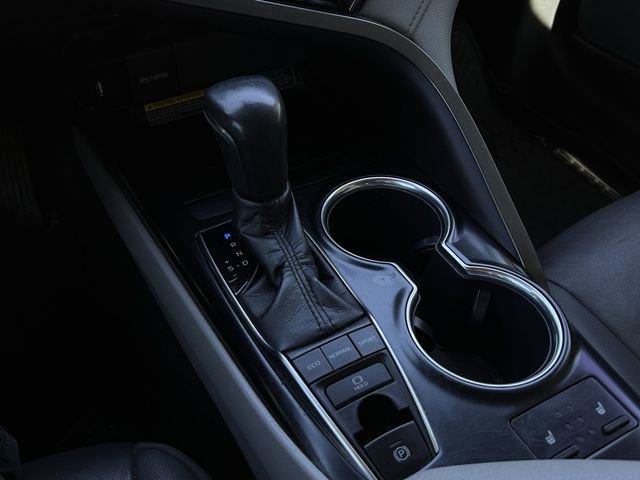 Used 2020 Toyota Camry XLE image 20