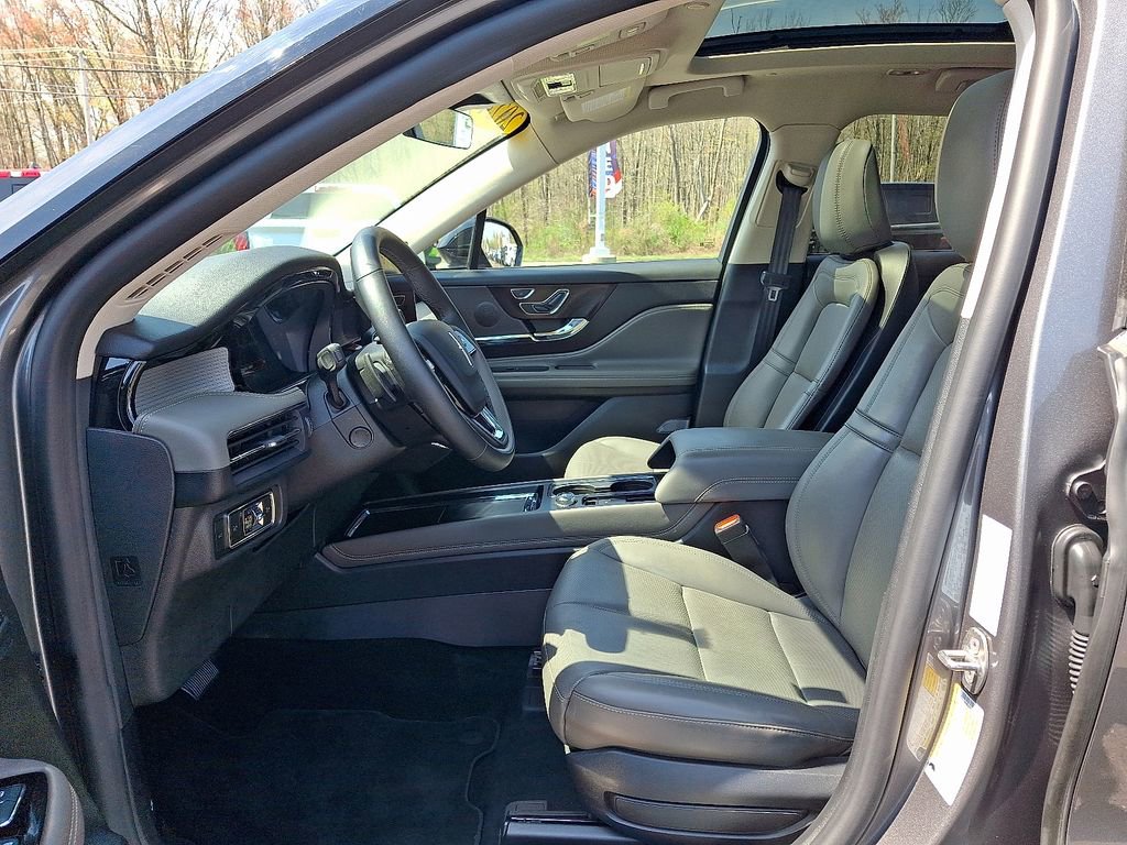 Used 2024 Lincoln Corsair AWD w/ Equipment Group 101A image 14
