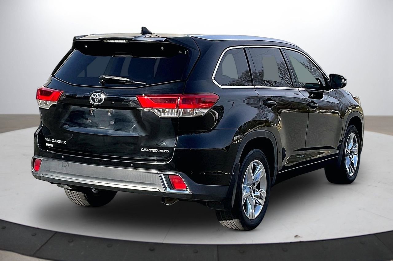 Used 2018 Toyota Highlander Limited image 9