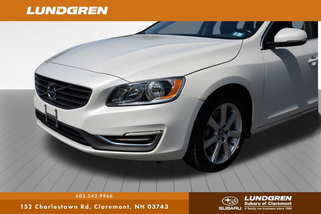 Used 2017 Volvo V60 T5 Premier w/ Convenience Package image 39
