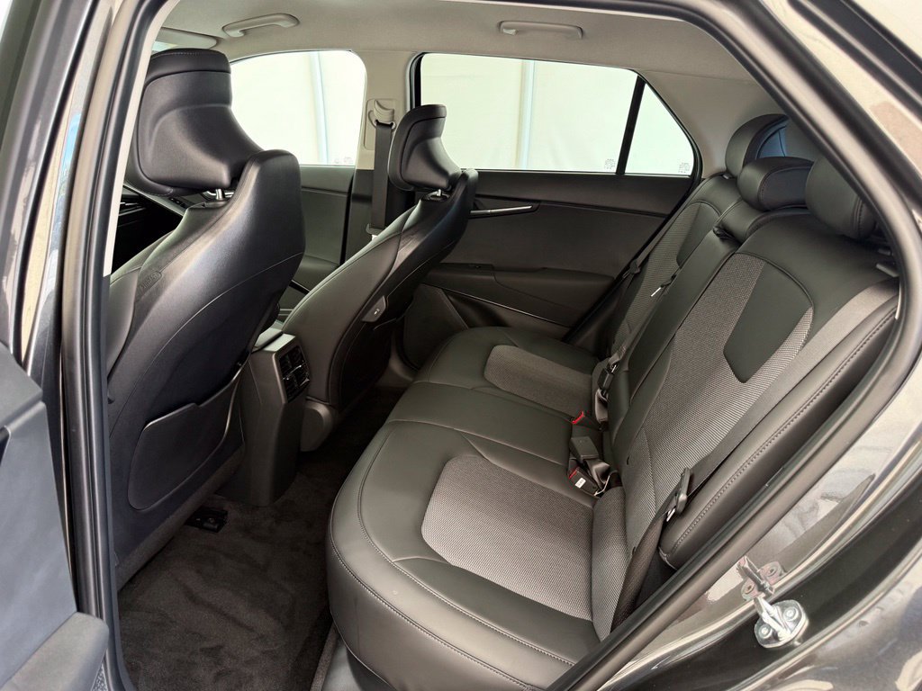 Used 2025 Kia Niro Wind FWD image 17