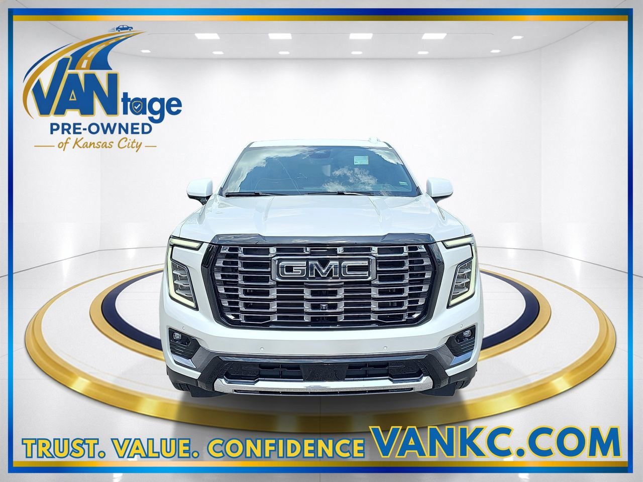 Used 2025 GMC Yukon Denali Ultimate AWD/4WD image 2