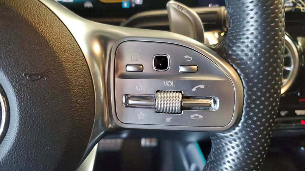 Used 2022 Mercedes-Benz GLB 35 AMG 4MATIC image 34