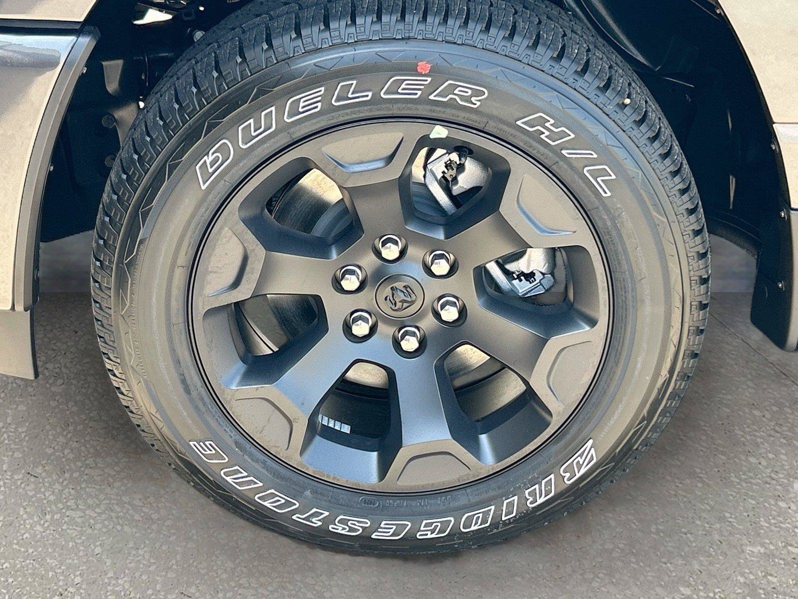 New 2026 RAM 1500 Express AWD/4WD image 37