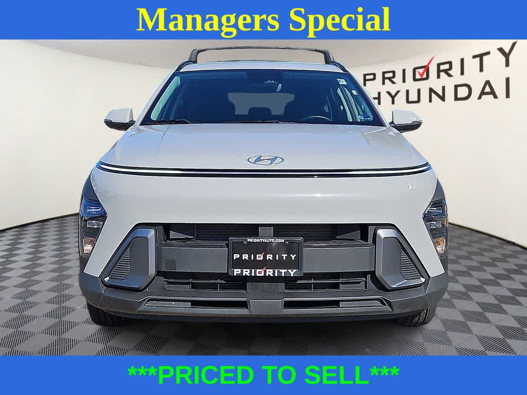 Used 2024 Hyundai Kona SEL FWD image 2