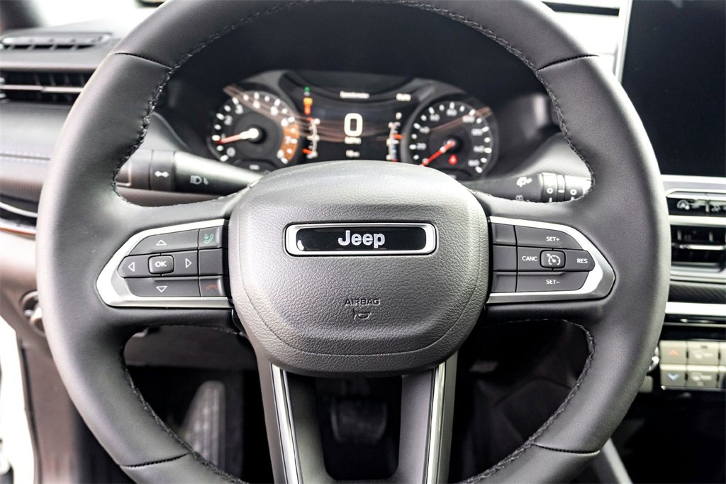 New 2026 Jeep Compass Latitude image 12