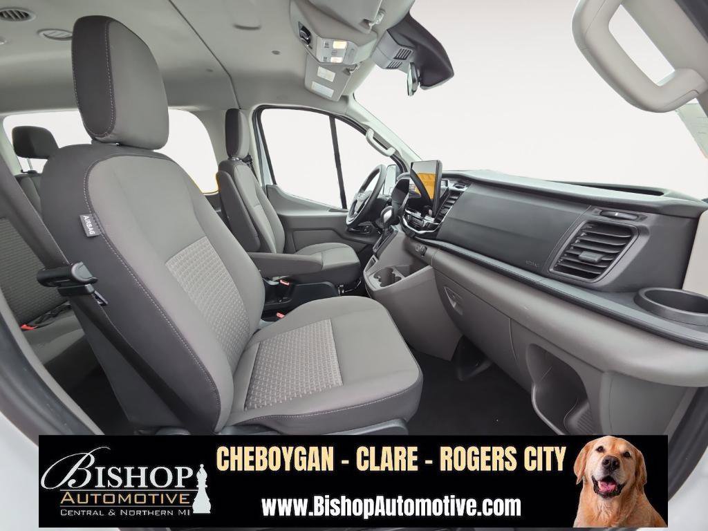 Used 2023 Ford Transit 350 XLT image 32