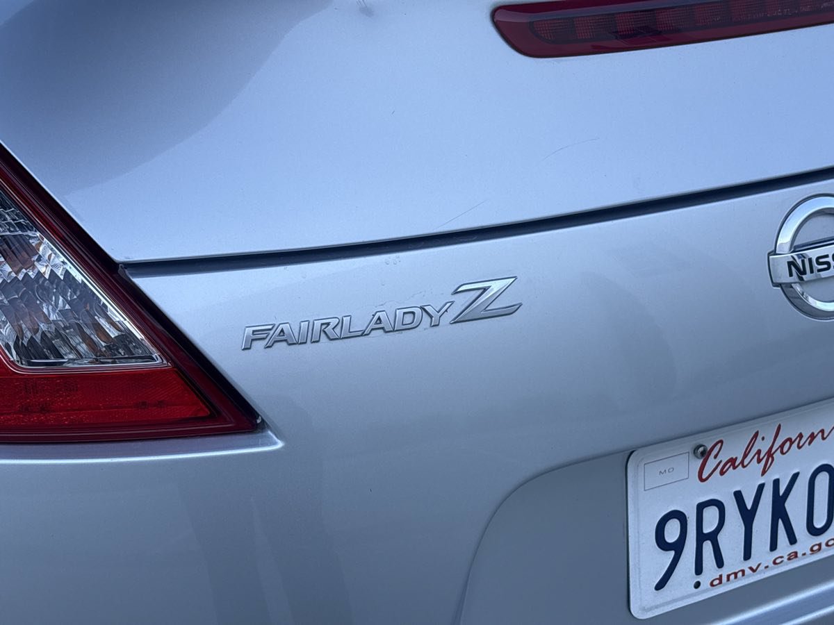 Used 2013 Nissan 370Z Coupe RWD image 11