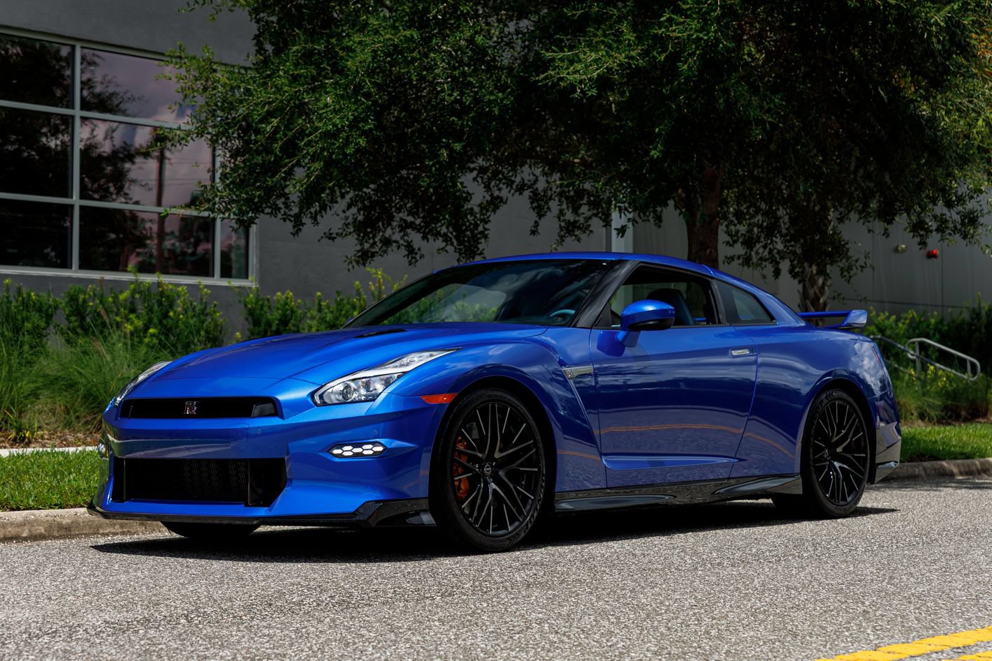 Used 2024 Nissan GT-R AWD/4WD image 23