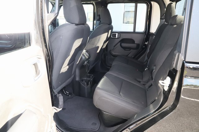 Used 2023 Jeep Gladiator Sport image 17