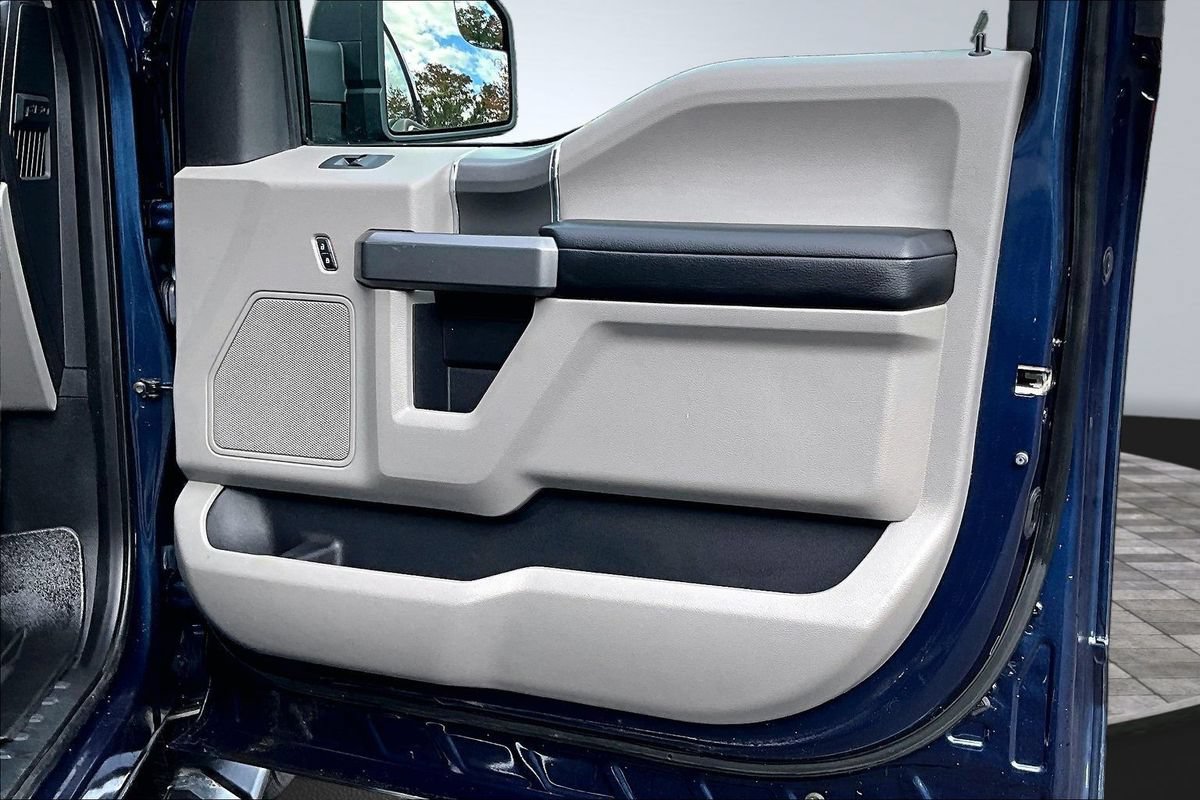 Used 2018 Ford F150 XLT w/ Equipment Group 302A Luxury AWD/4WD image 17