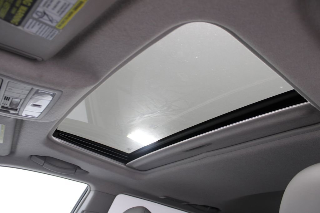 Used 2012 Toyota Highlander SE image 36