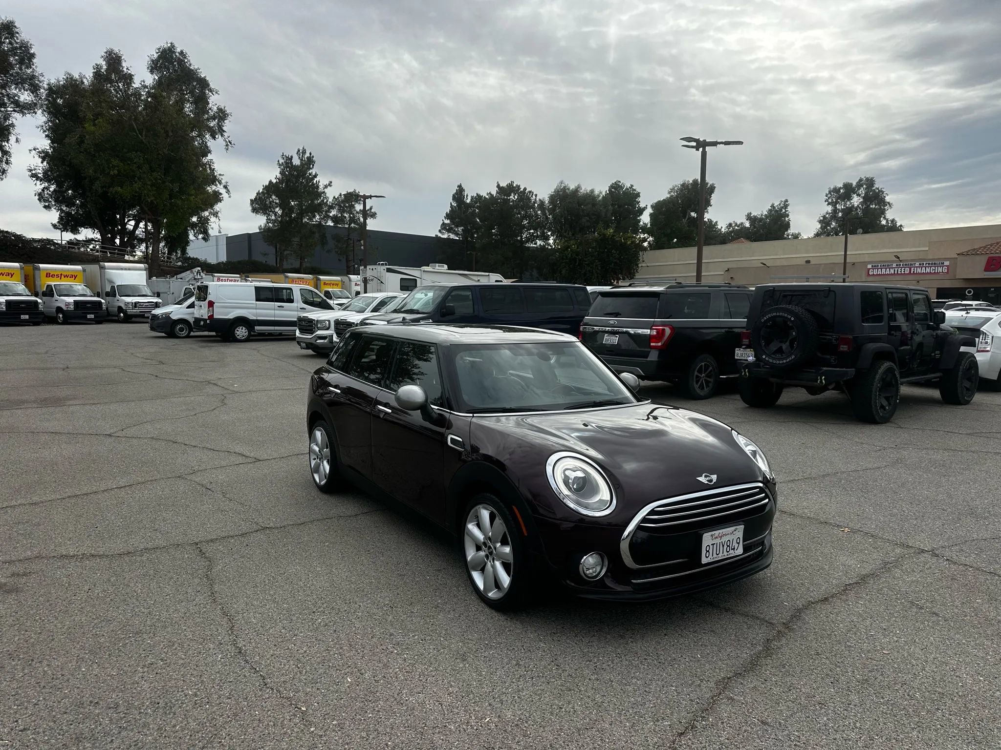 Used 2017 MINI Cooper Clubman image 2