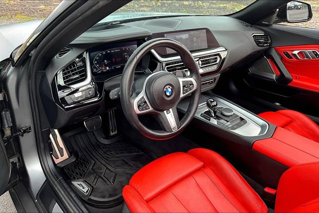 Used 2022 BMW Z4 M40i w/ Premium Package image 12