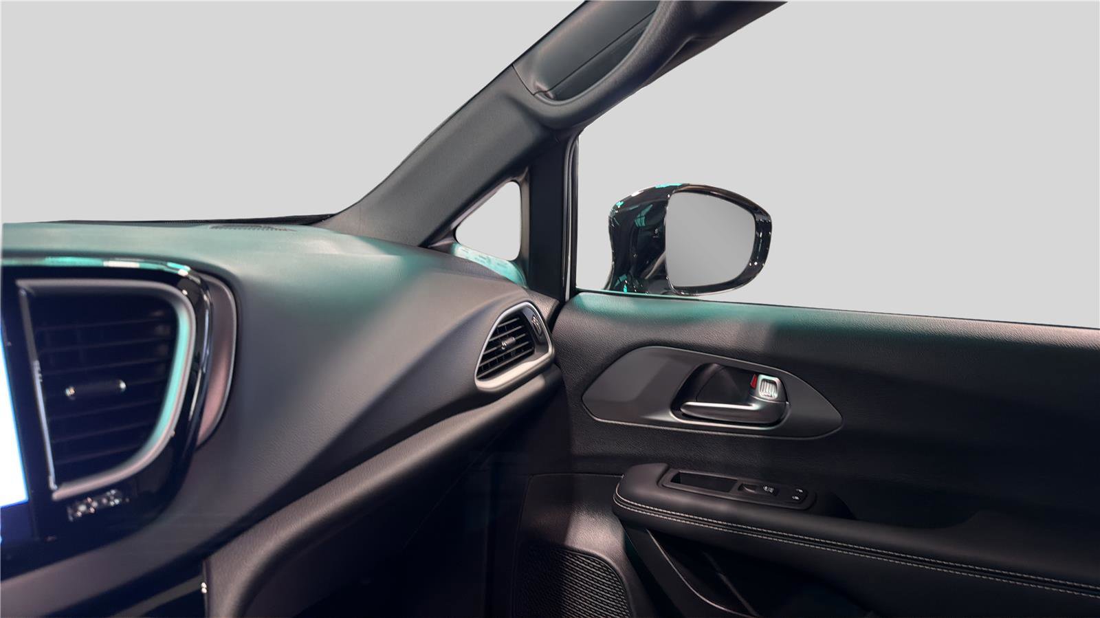 Used 2026 Chrysler Pacifica Select image 10