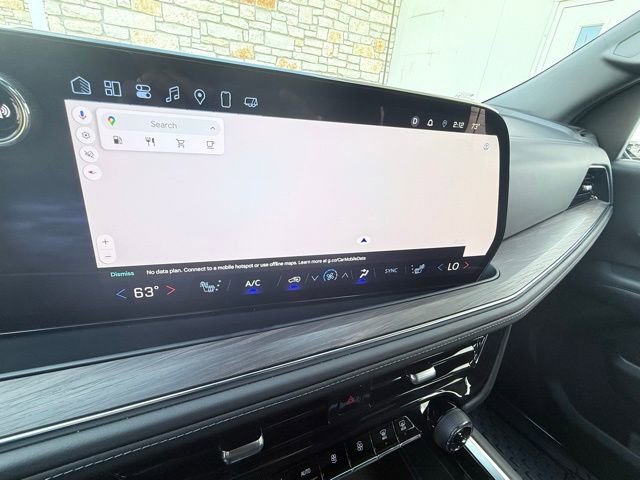 Certified 2025 Chevrolet Suburban Z71 image 38