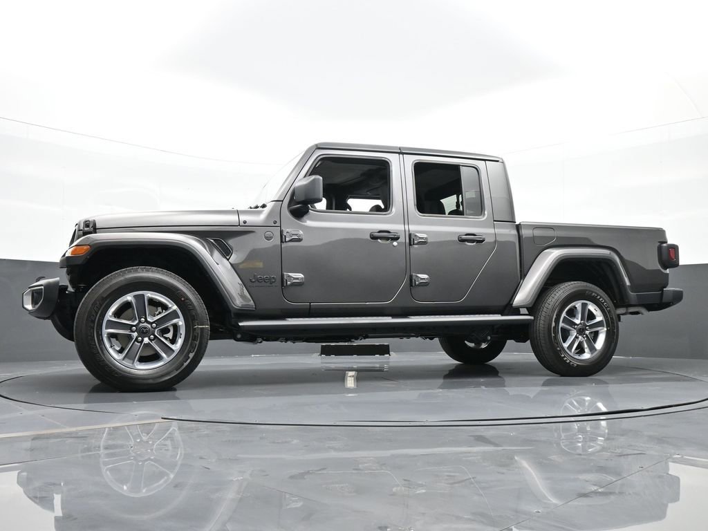 Used 2024 Jeep Gladiator Sport w/ Premium Package image 58