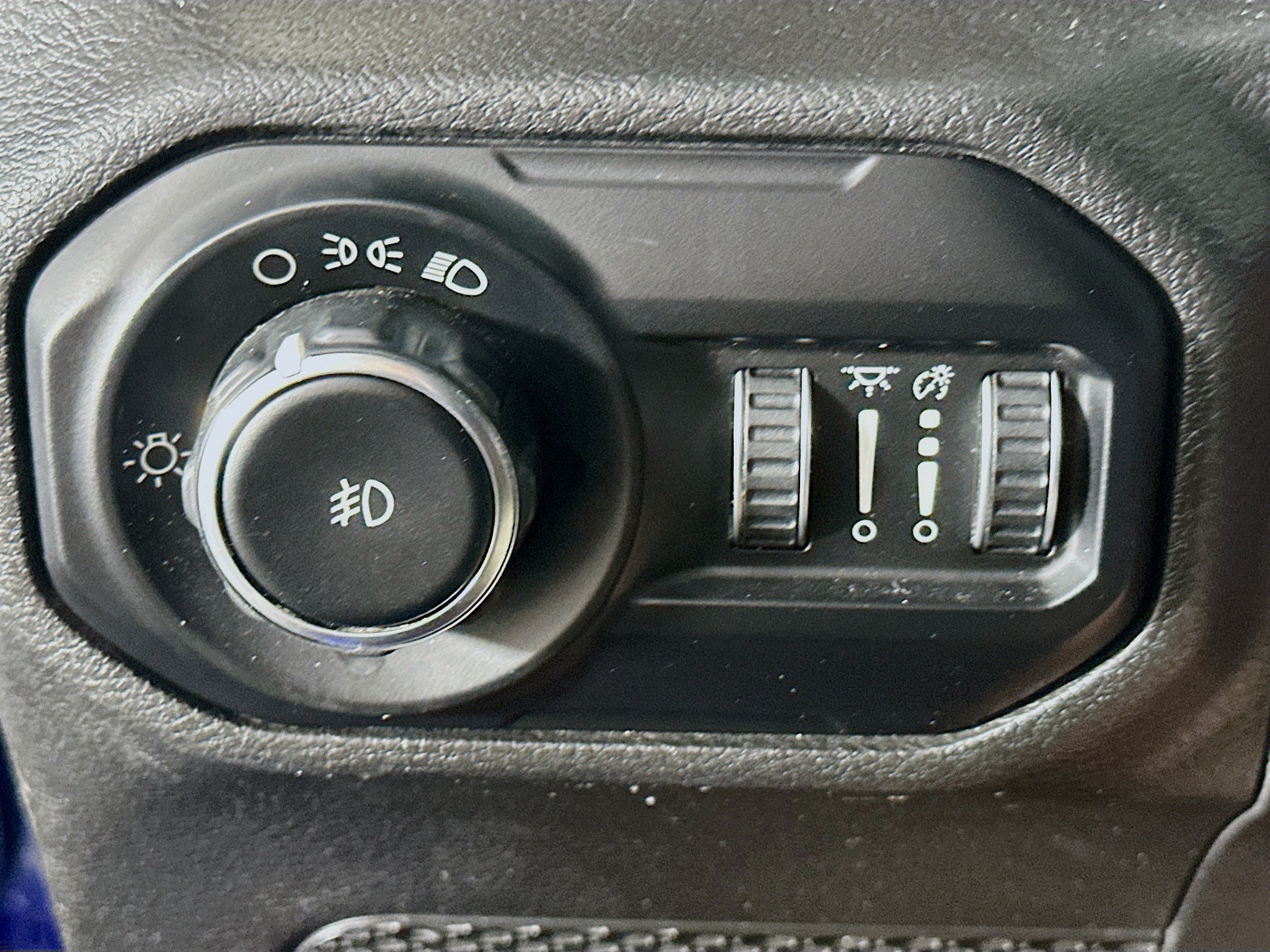 Used 2018 Jeep Wrangler Sport AWD/4WD image 16