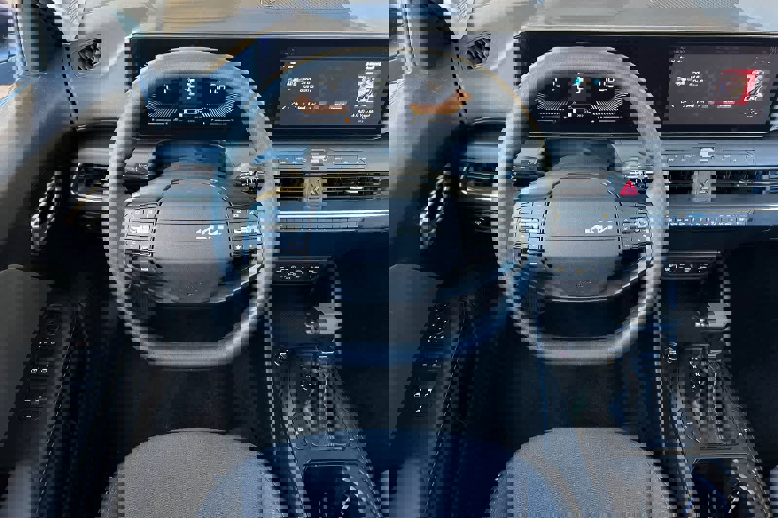 Used 2025 Kia K4 LXS image 16