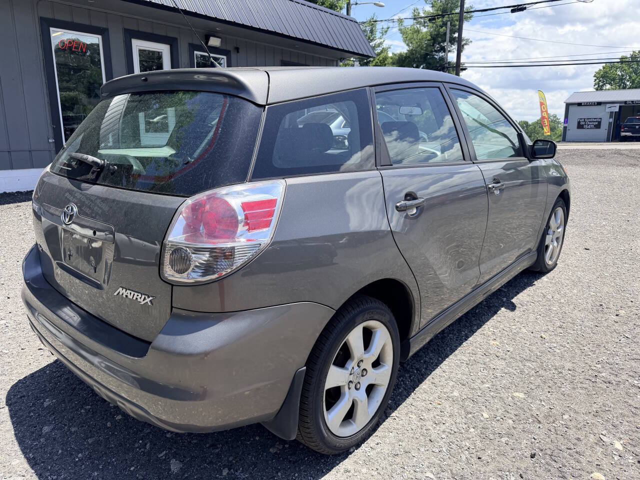 Used 2007 Toyota Matrix FWD image 3