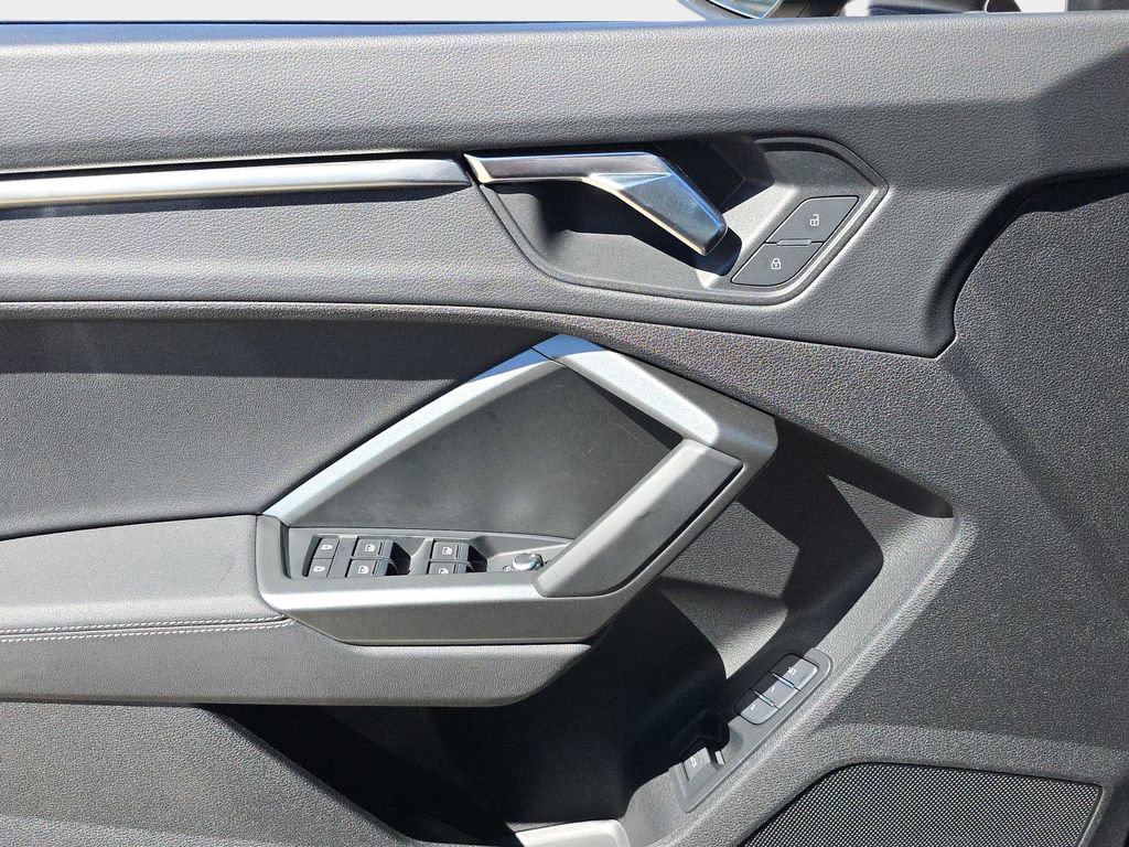 Certified 2025 Audi Q3 2.0T Premium w/ Convenience Package image 18