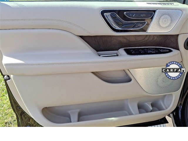 Used 2019 Lincoln Navigator Reserve image 10
