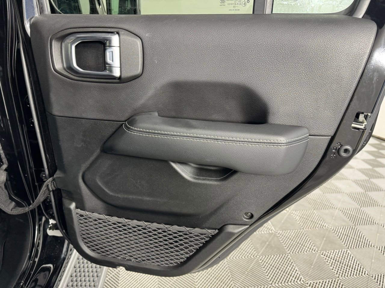 Used 2022 Jeep Wrangler Unlimited Sahara w/ Dual Top Group image 28