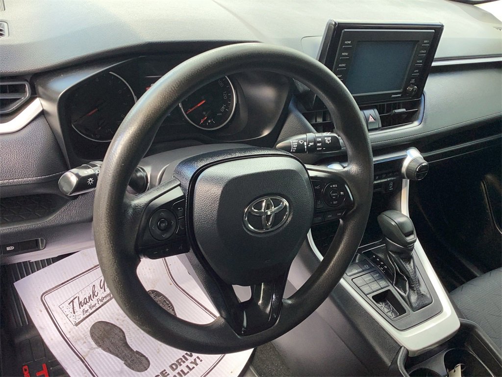 Used 2020 Toyota RAV4 XLE image 10