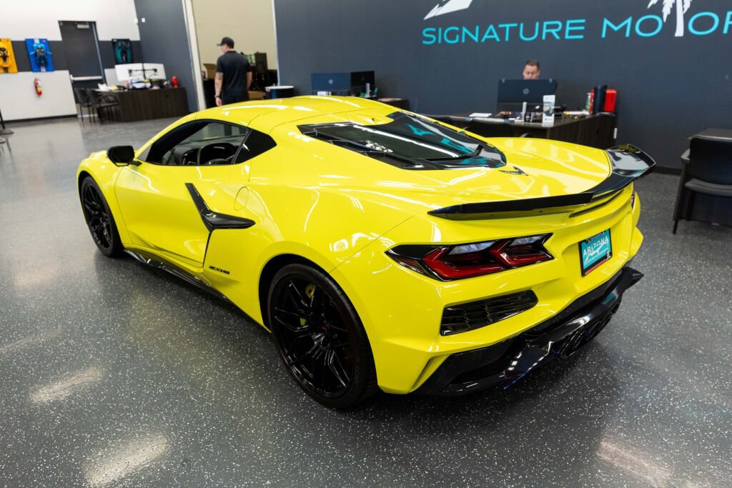 Used 2023 Chevrolet Corvette Z06 w/ Stealth Interior Trim Package RWD image 7