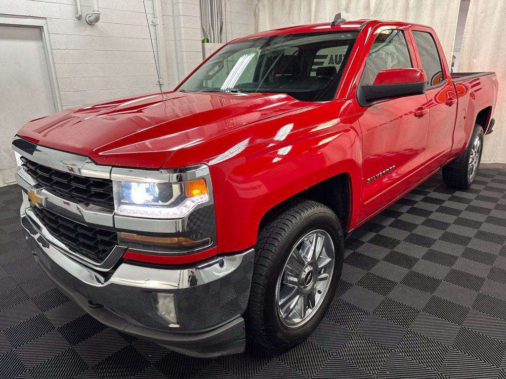 Used 2017 Chevrolet Silverado 1500 LT w/ All Star Edition AWD/4WD image 4