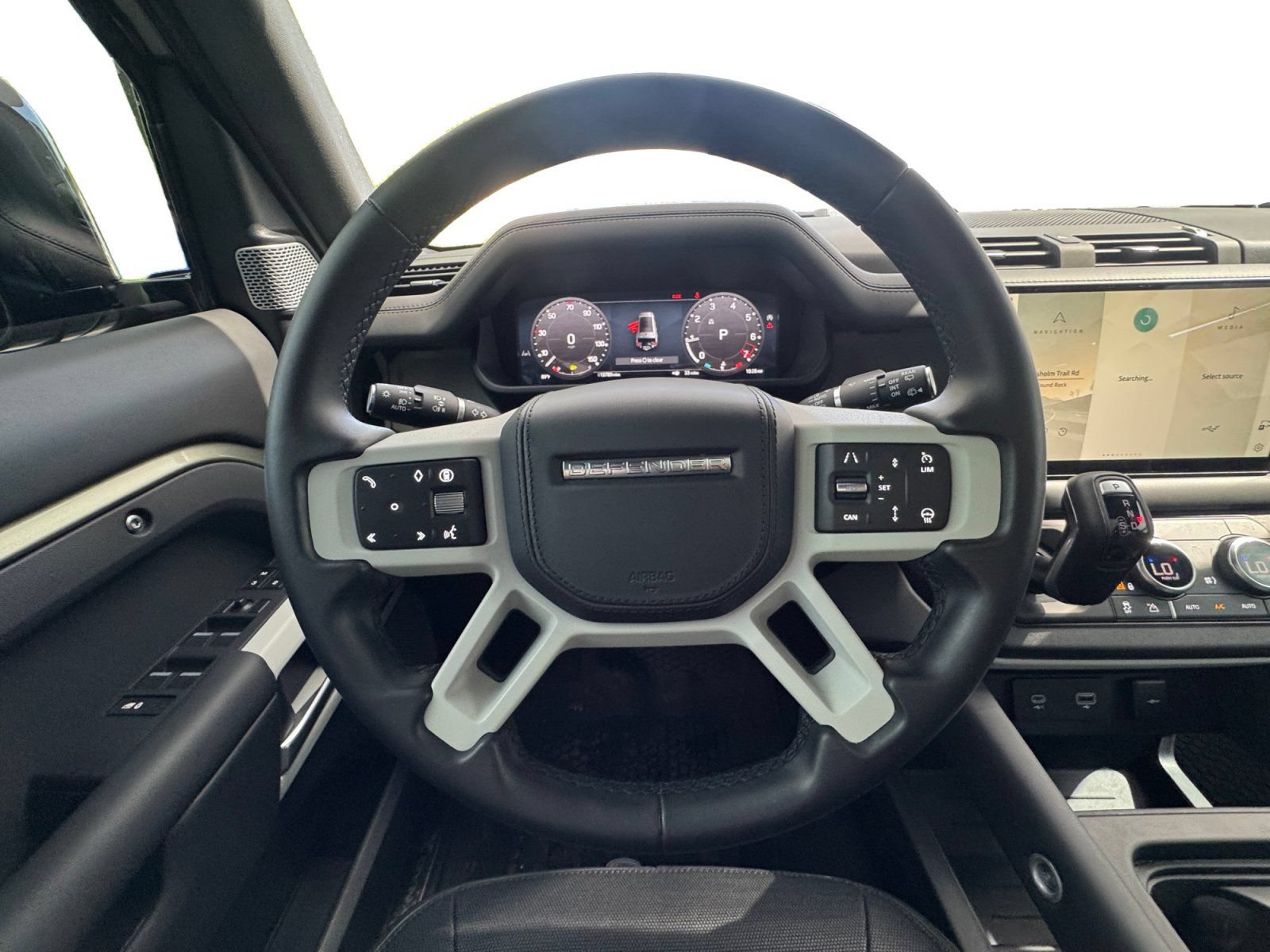 Used 2024 Land Rover Defender 130 X-Dynamic SE AWD/4WD image 14