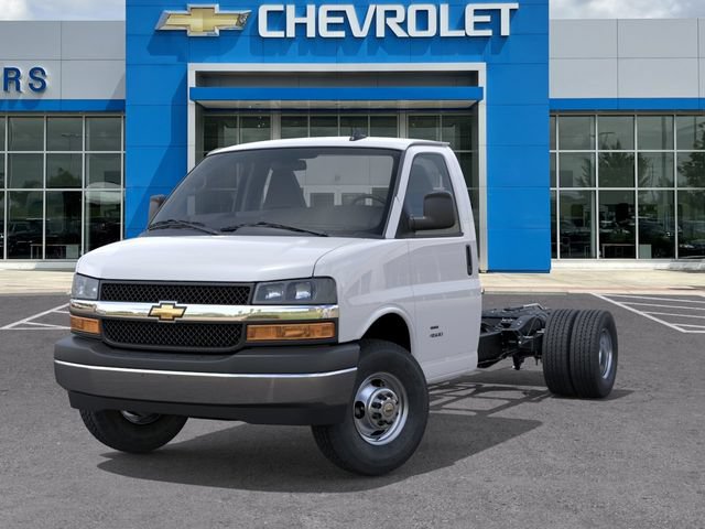 New 2025 Chevrolet Express 4500 w/ Power Convenience Package RWD image 7