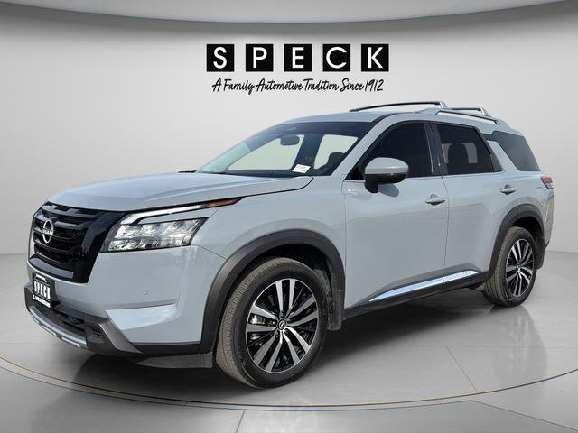 Used 2025 Nissan Pathfinder Platinum AWD/4WD image 1