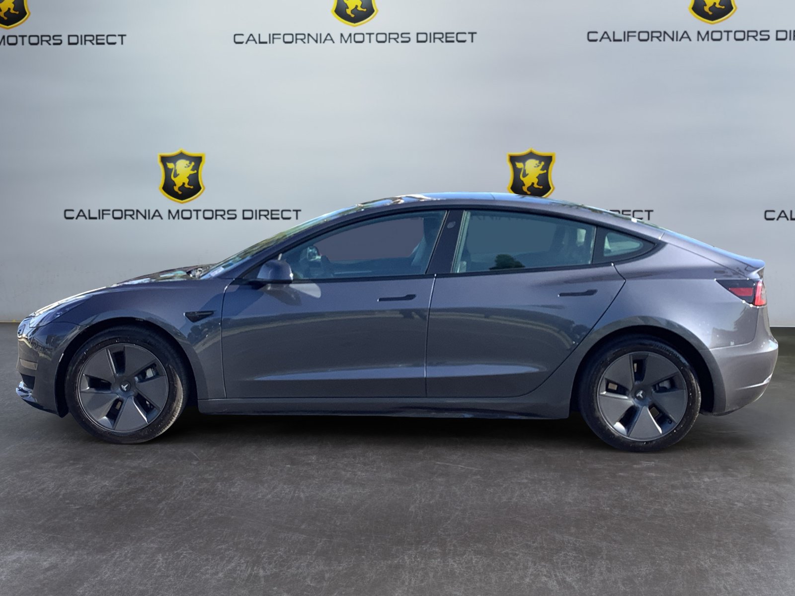 Used 2023 Tesla Model 3 Standard Range RWD image 2
