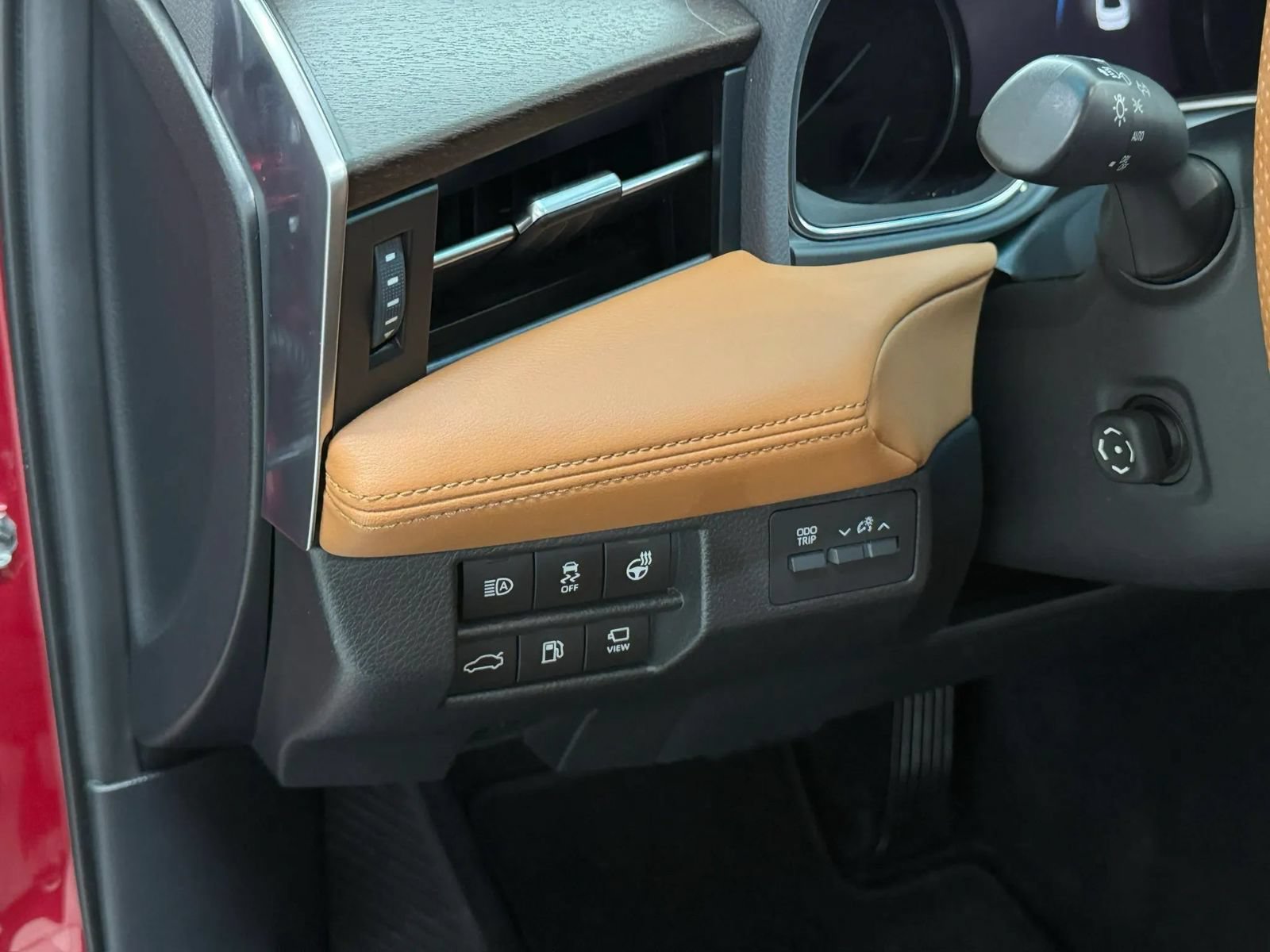 Used 2022 Toyota Avalon Limited w/ Advanced Safety Package FWD image 28