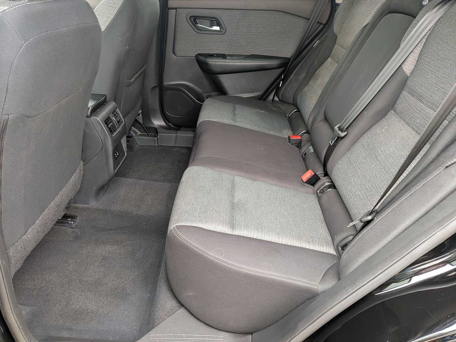 Used 2023 Nissan Rogue SV AWD/4WD image 17