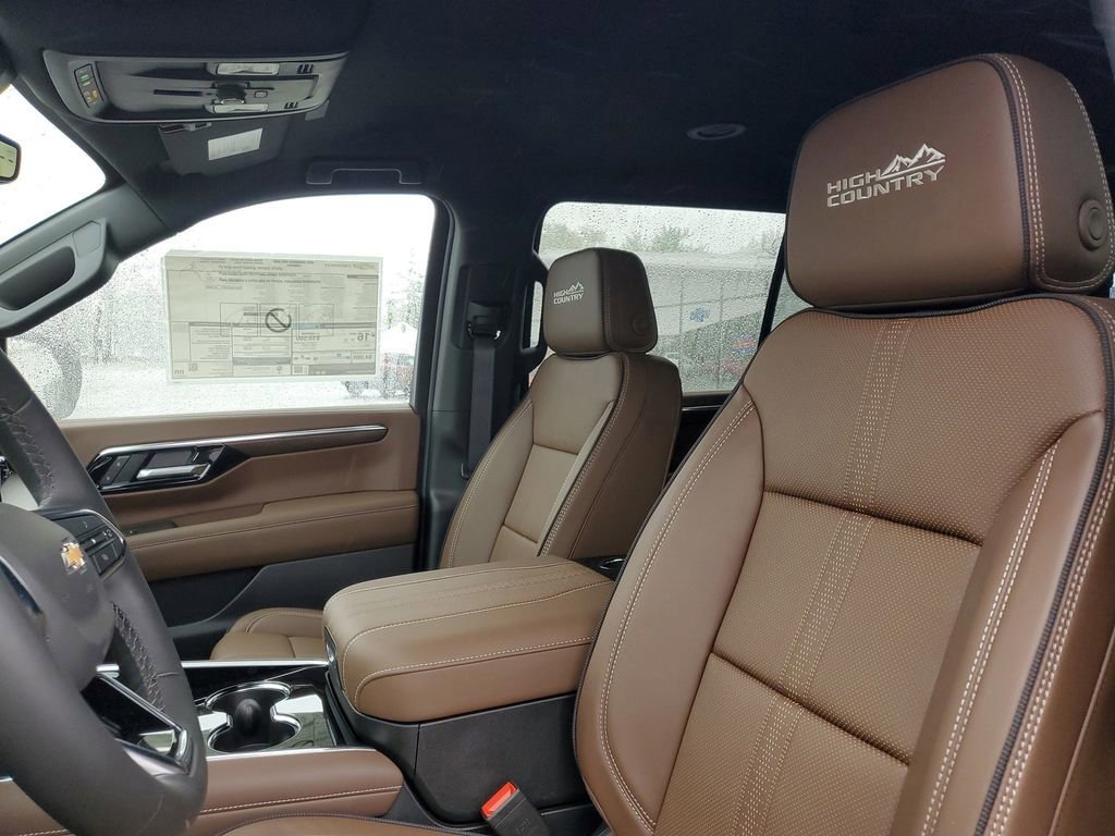 New 2025 Chevrolet Suburban High Country image 7