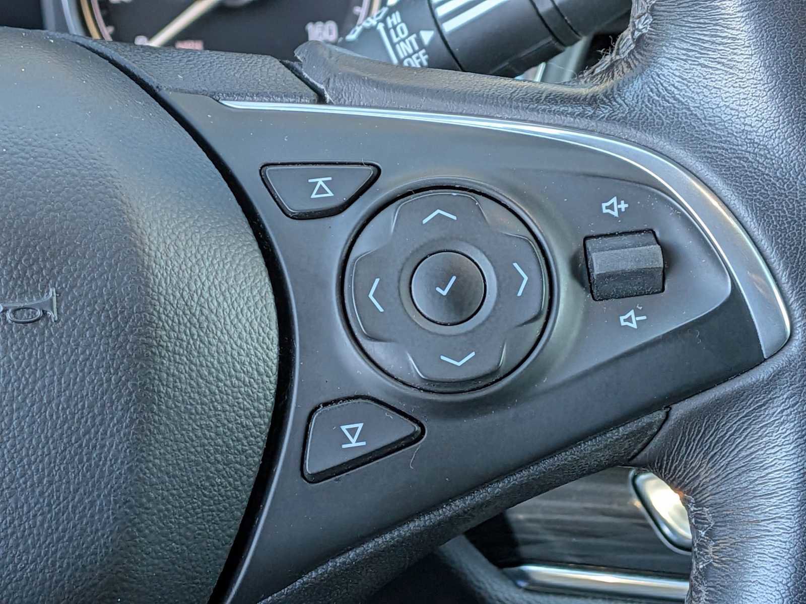 Used 2020 Buick Enclave Essence w/ Sound and Sites Package image 26