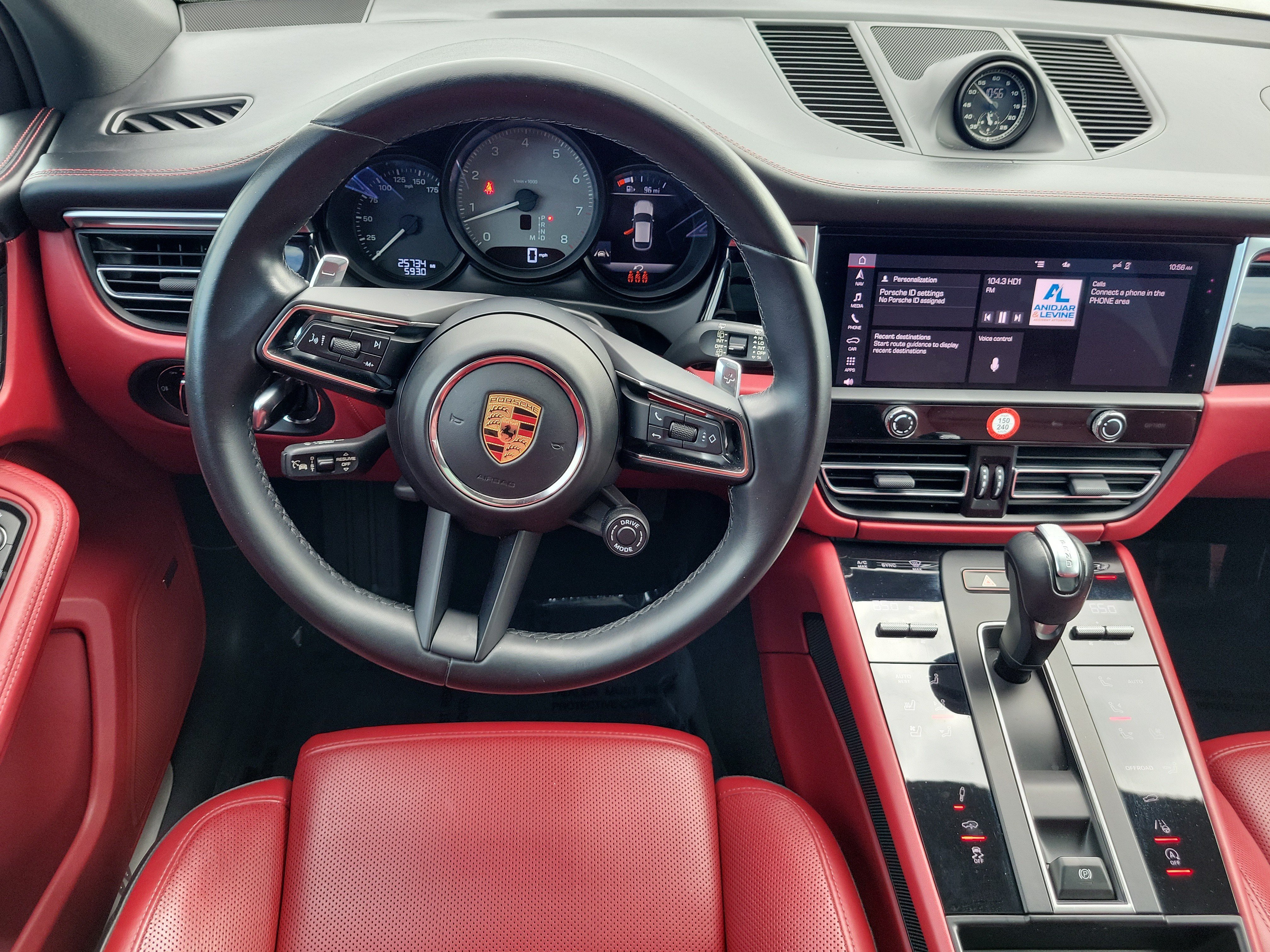 Used 2024 Porsche Macan S AWD/4WD image 17