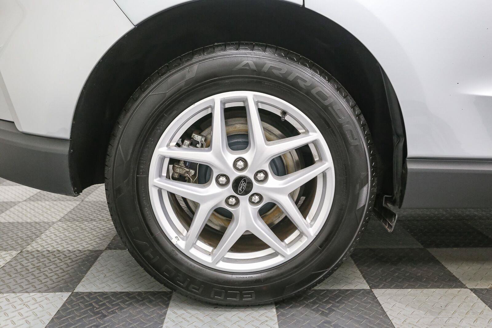 Used 2024 Ford Edge SEL AWD/4WD image 17